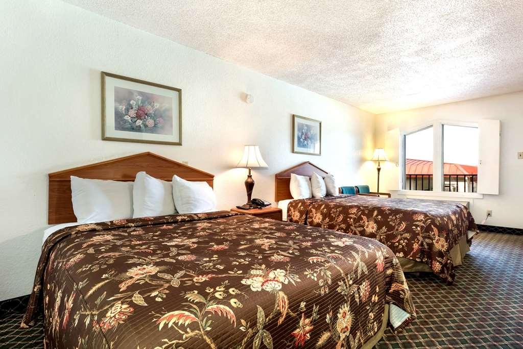 Americas Best Value Inn Пэрис Номер фото