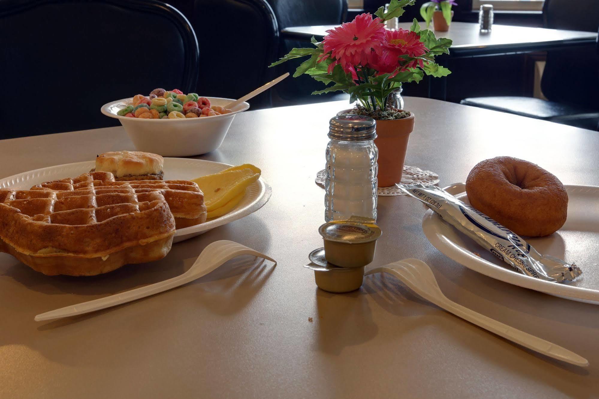 Americas Best Value Inn Пэрис Экстерьер фото